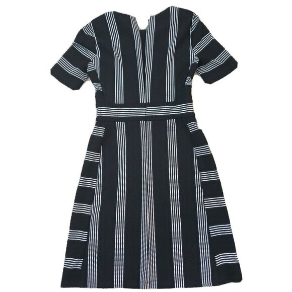 ~~SOLD~~White House Black Market ~Woman Size 0~ Black/White Fit & Flare SS Dress - Picture 3 of 12